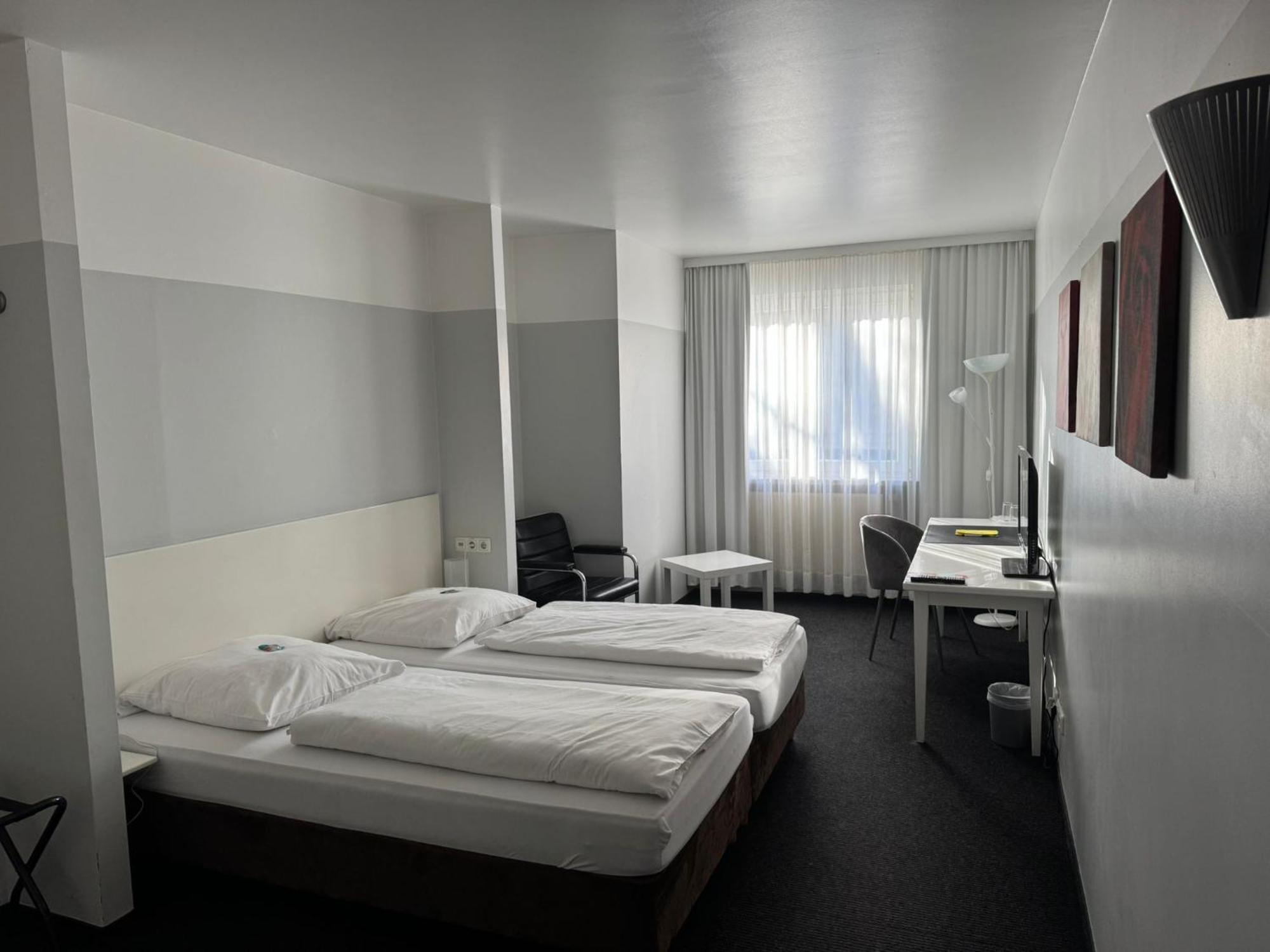 Hotel U Muelheim Free Parking Highspeed Wifi Mülheim an der Ruhr Exteriör bild