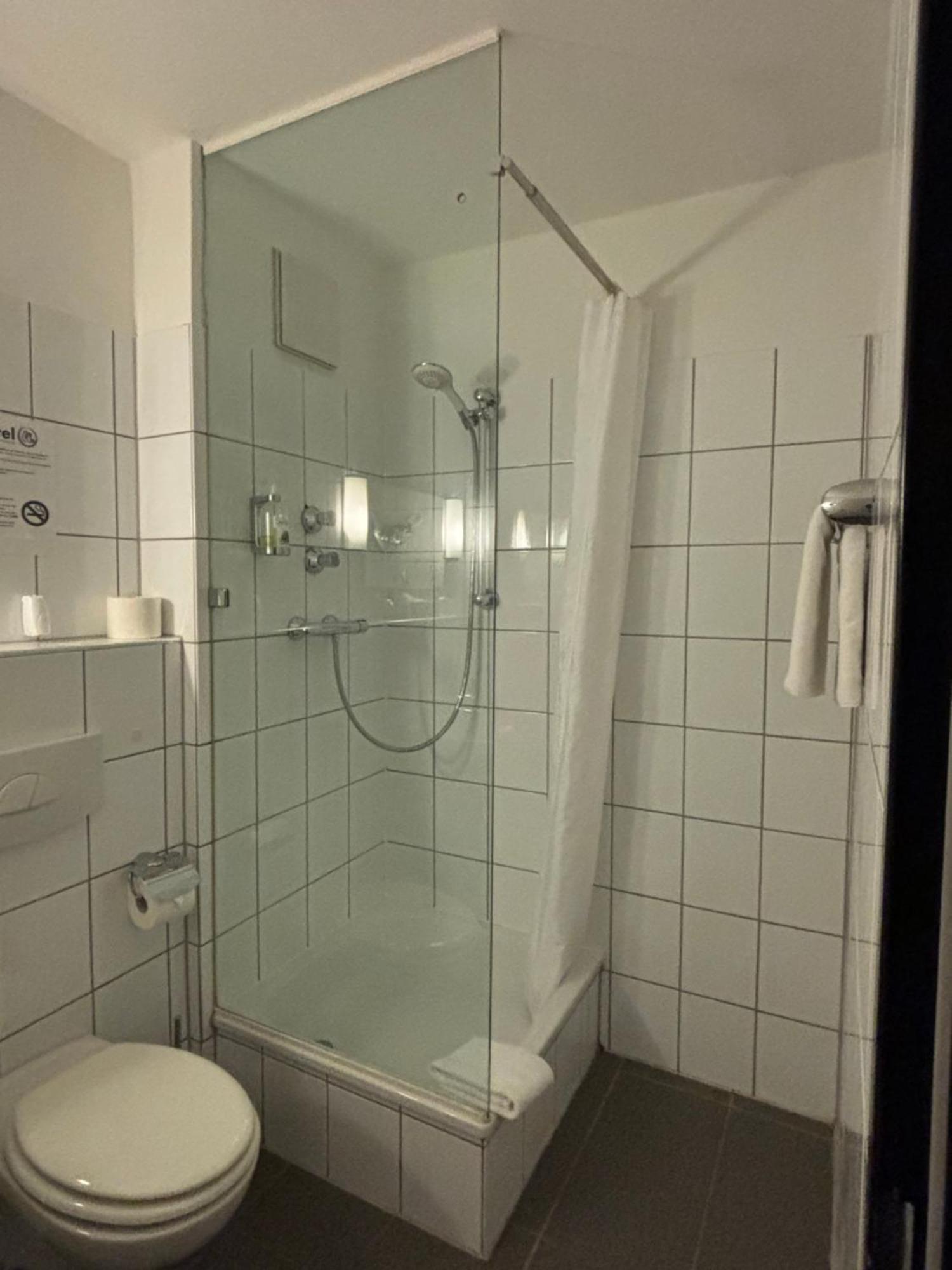 Hotel U Muelheim Free Parking Highspeed Wifi Mülheim an der Ruhr Exteriör bild